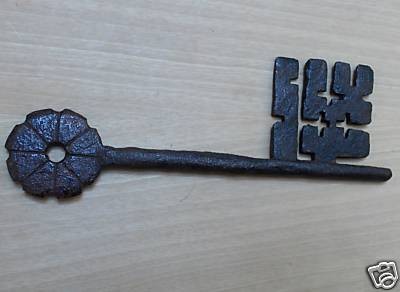 Antica chiave non mia venduta 189 da 22,5 cm.jpg