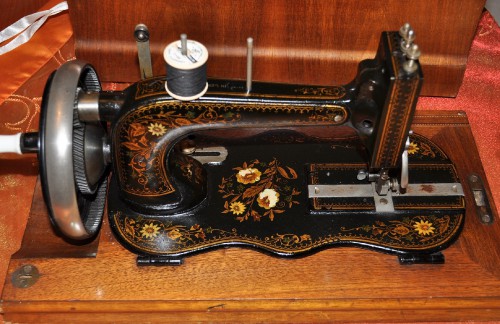 Antica macchina cucire, vecchia macchina cucire , Singer, Saxonia,tedesca,madreperla