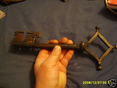 Antica chiave non mia venduta 371 da 30cm.jpg