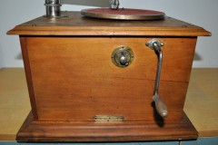 antico grammofono pathè, voce del padrone,columbia
