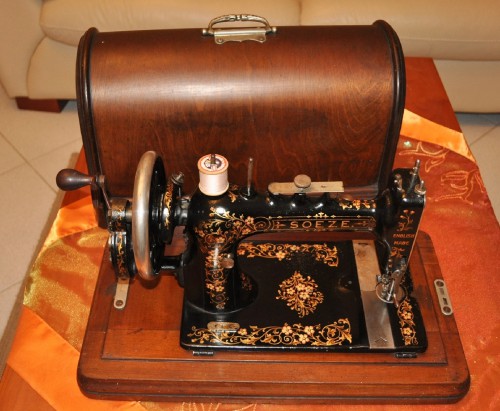 Antica macchina cucire,sewing machine, vecchia macchina cucire ,Bradbury',Singer,Jones