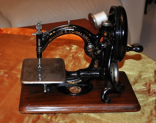 Antica macchina cucire , vecchia macchina cucire , singer , jones,willcox